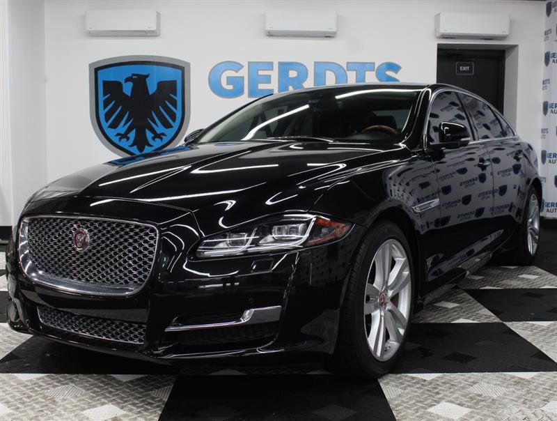 Used 2016 Jaguar XJ L Portfolio RWD image 1