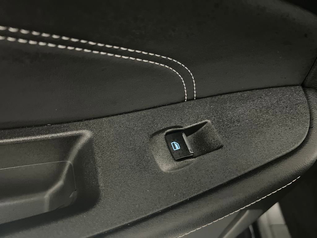 Used 2024 Ford Edge Titanium image 16