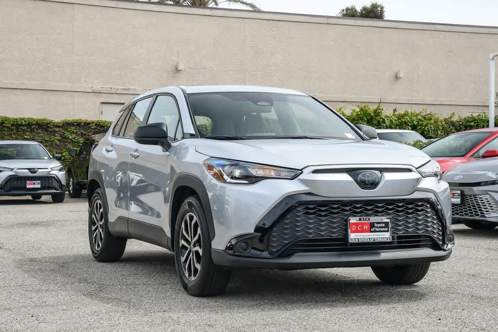 Used 2025 Toyota Corolla Cross AWD Hybrid image 3