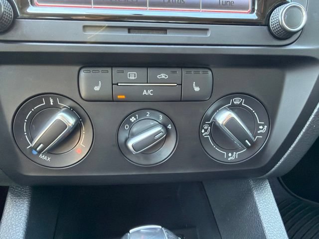 Used 2015 Volkswagen Jetta SE FWD image 12