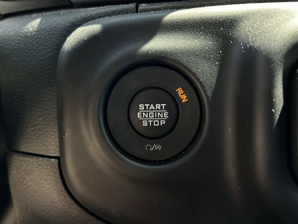 Used 2023 Jeep Wrangler Sport AWD/4WD image 17