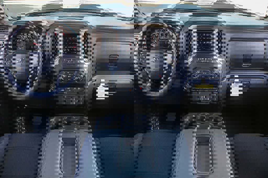 Used 2025 Chevrolet Silverado 1500 Custom Trail Boss w/ Dark Appearance Package image 12