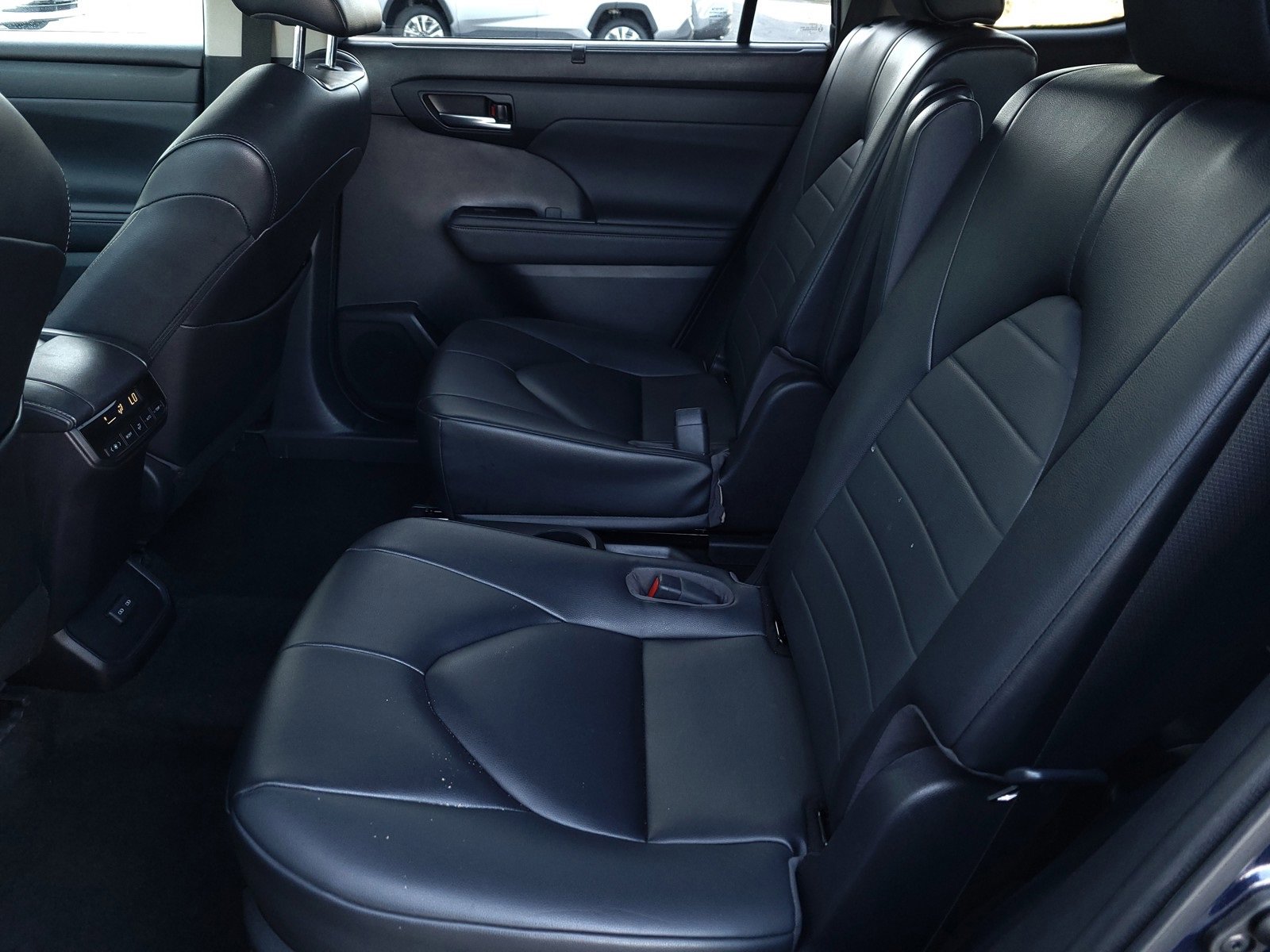 Certified 2023 Toyota Highlander XLE image 11