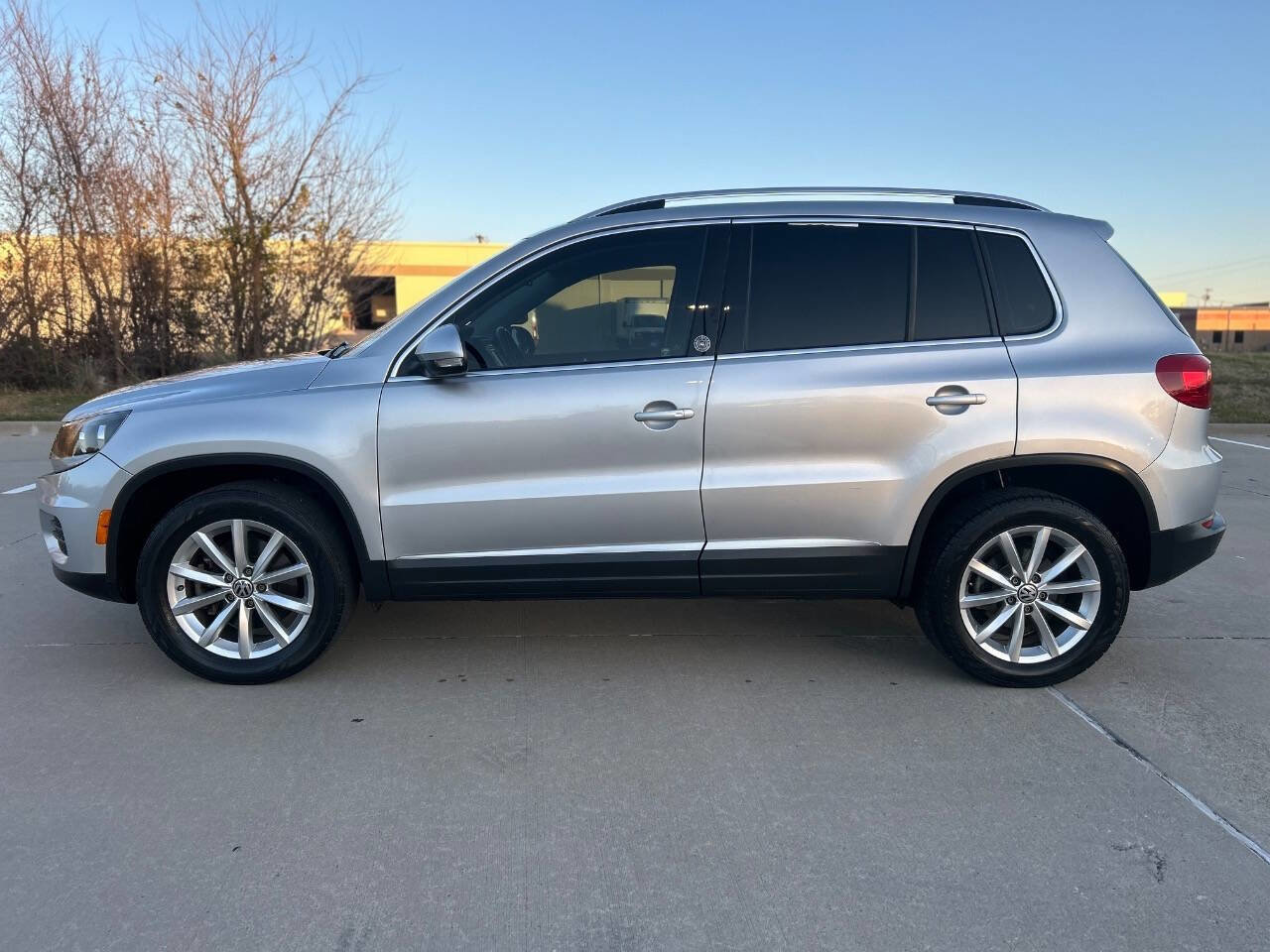 Used 2017 Volkswagen Tiguan Wolfsburg Edition image 9