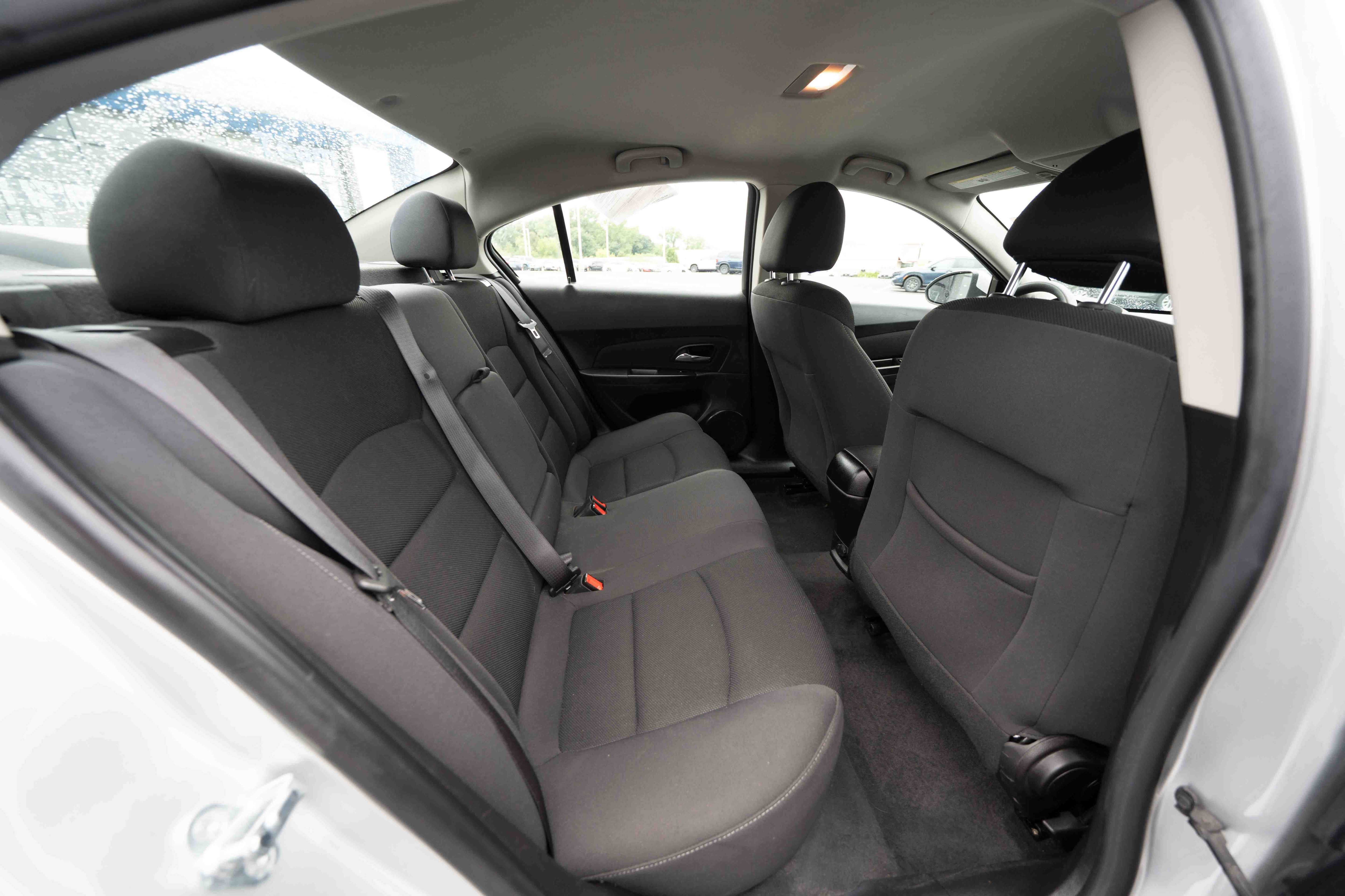 Used 2016 Chevrolet Cruze LT FWD image 24
