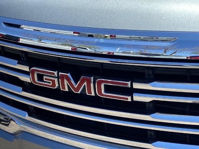Used 2023 GMC Acadia SLE w/ Driver Convenience Package FWD image 26