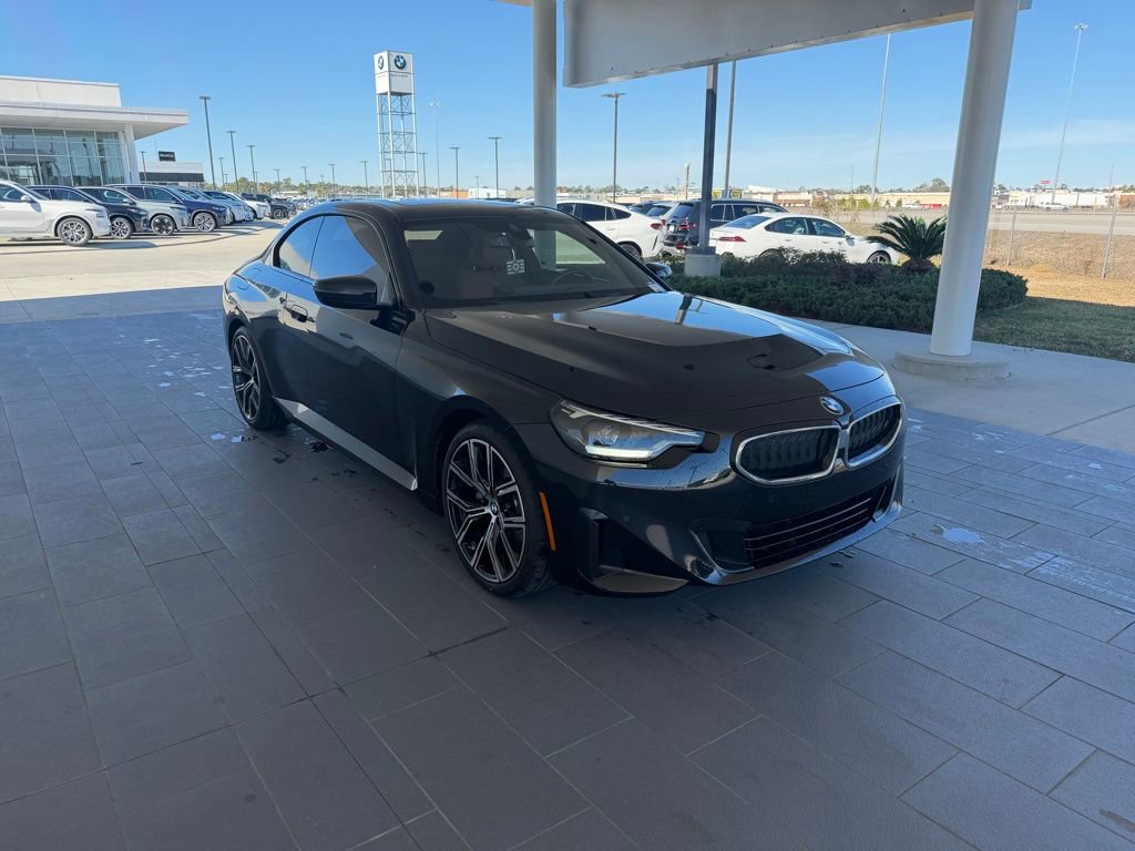 Used 2024 BMW 230i Coupe w/ Convenience Package image 4