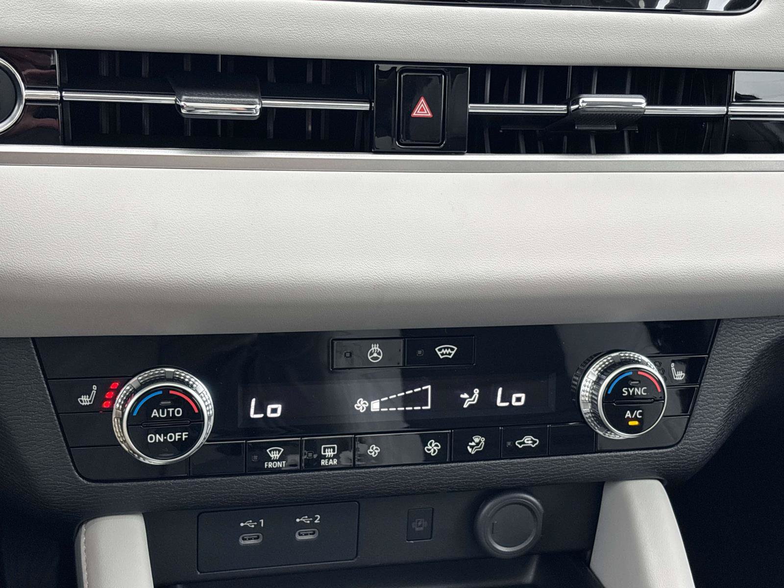 New 2026 Mitsubishi Outlander SE AWD/4WD image 13