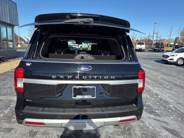 Used 2024 Ford Expedition XLT image 14