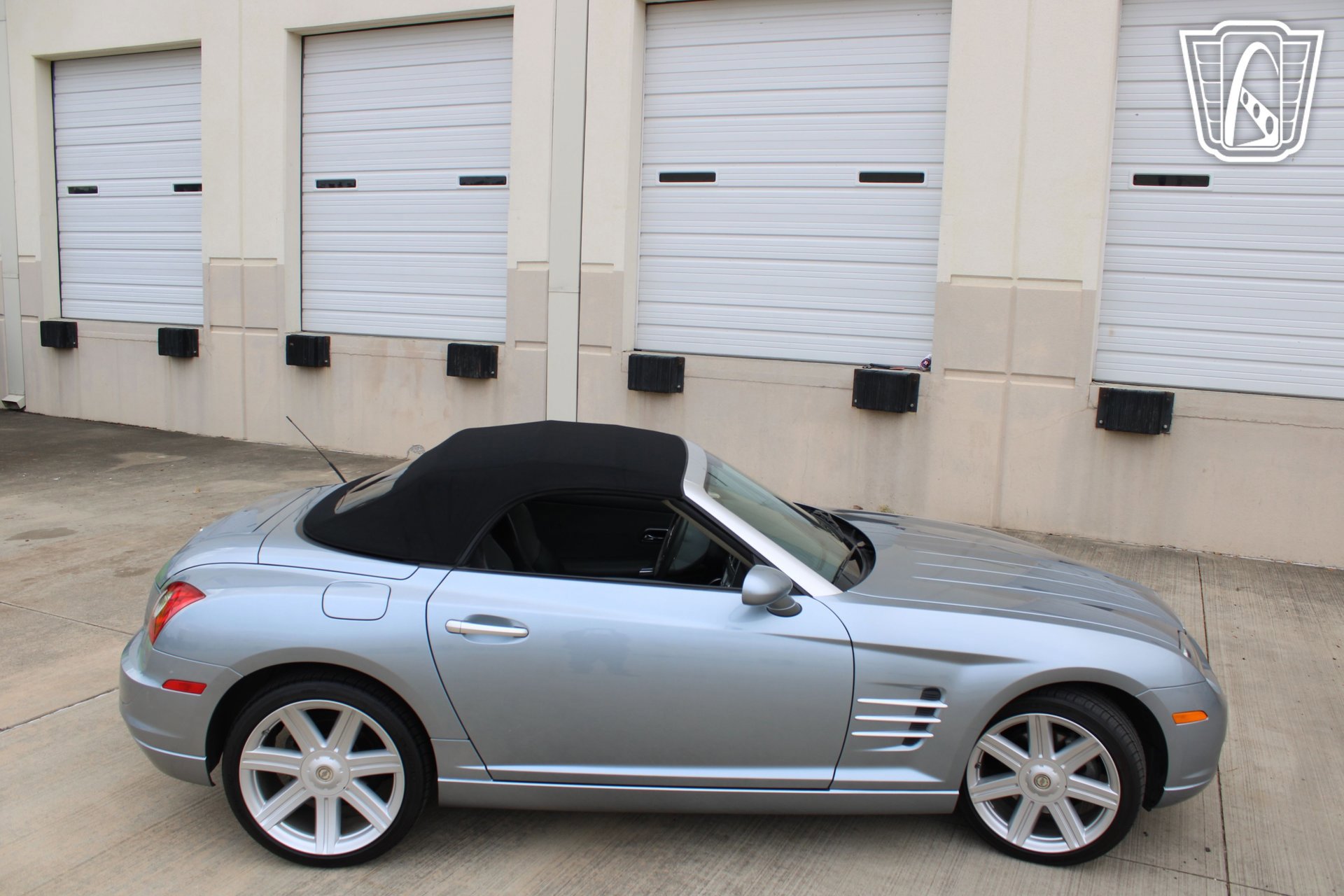 Used 2008 Chrysler Crossfire Limited image 25
