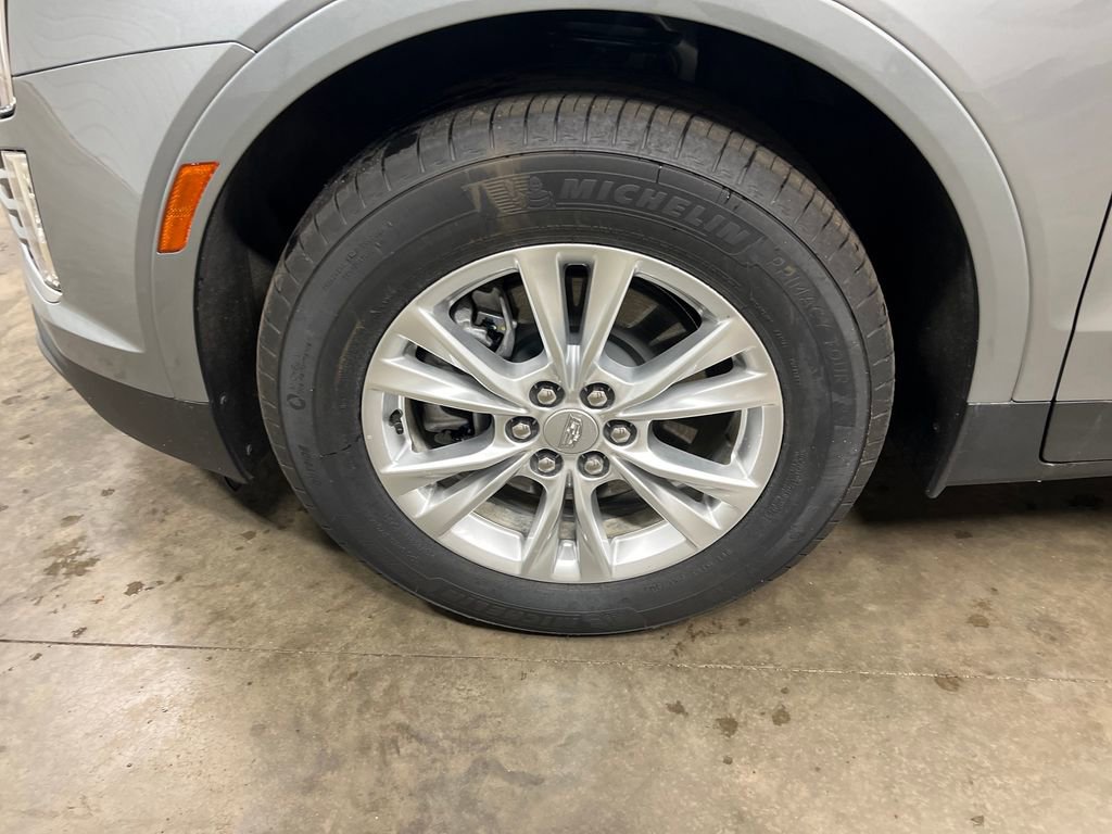 New 2026 Cadillac XT5 Luxury w/ LPO, Floor Liner Package AWD/4WD image 9