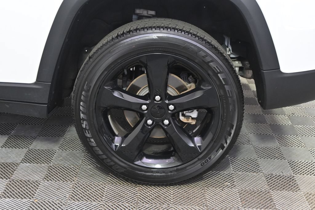 Used 2023 Jeep Grand Cherokee Altitude AWD/4WD image 20