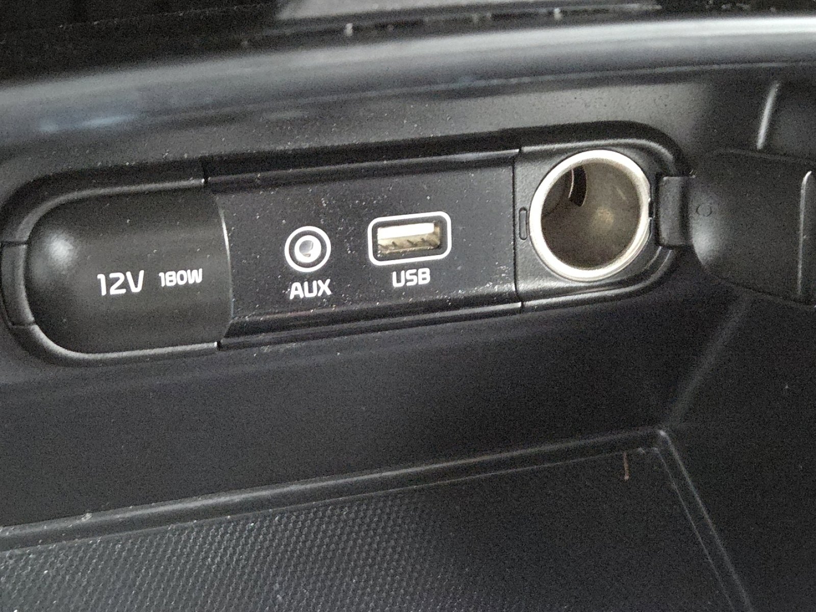 Used 2019 Kia Sorento L image 9