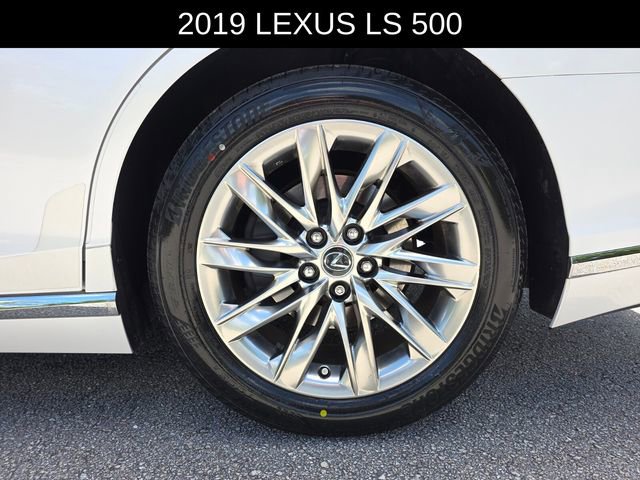 Used 2019 Lexus LS 500 w/ Accessory Package (Z2) RWD image 15