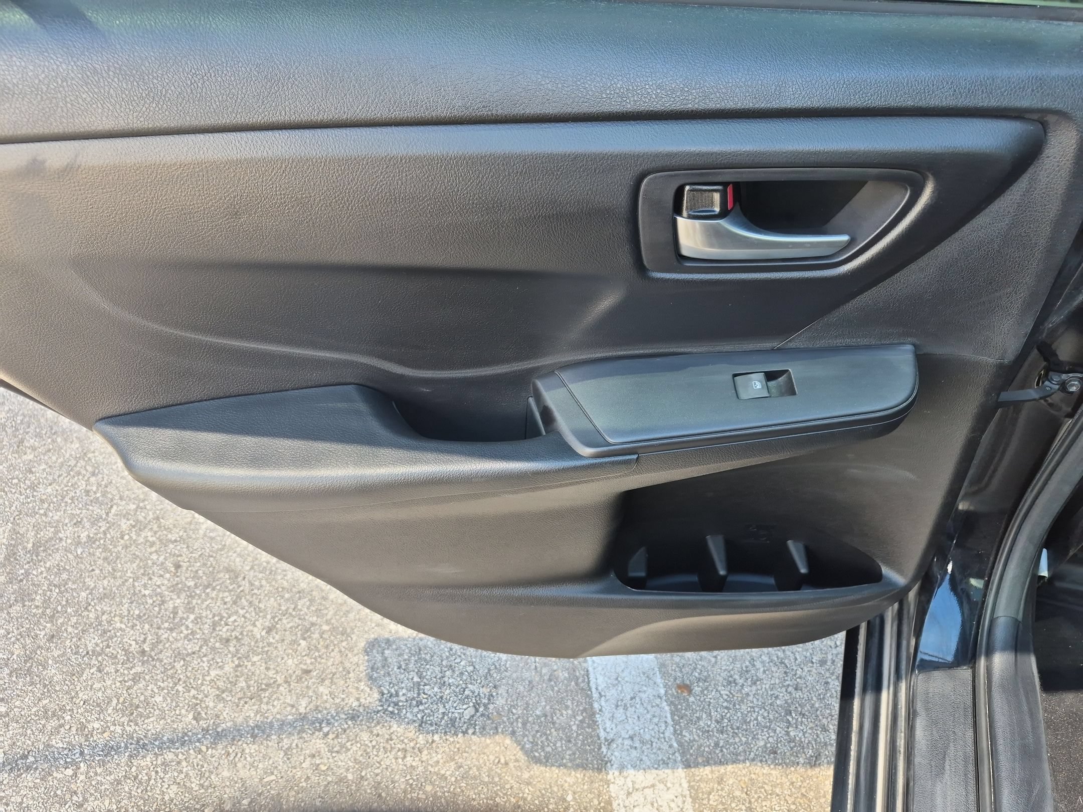 Used 2017 Toyota Camry LE FWD image 13