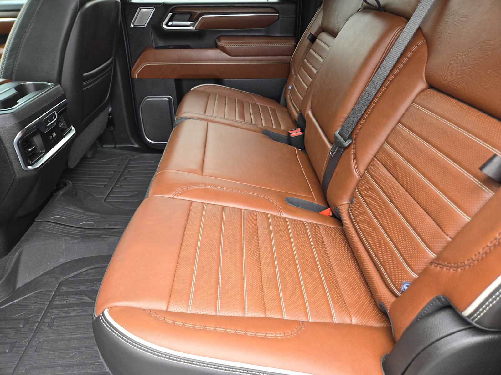 Certified 2024 GMC Sierra 2500 Denali Ultimate w/ Max Trailering Package image 30