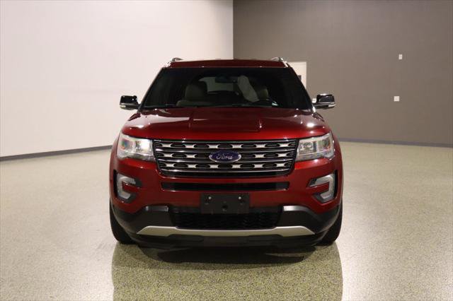 Used 2017 Ford Explorer XLT w/ Equipment Group 202A FWD image 2