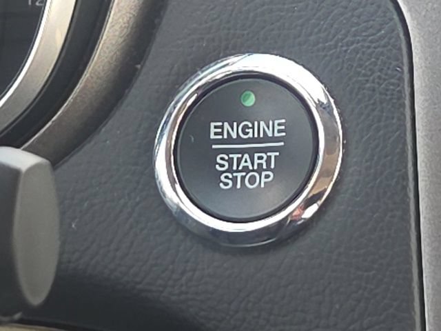 Used 2020 Ford Fusion SE FWD image 39