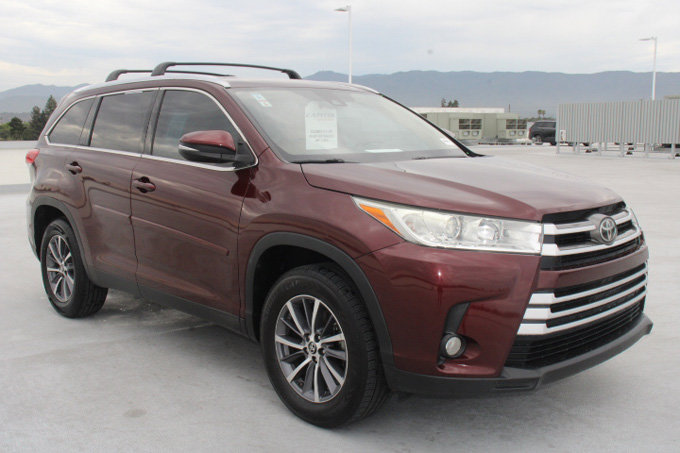Used 2019 Toyota Highlander XLE w/ Protection Package #3 FWD image 2