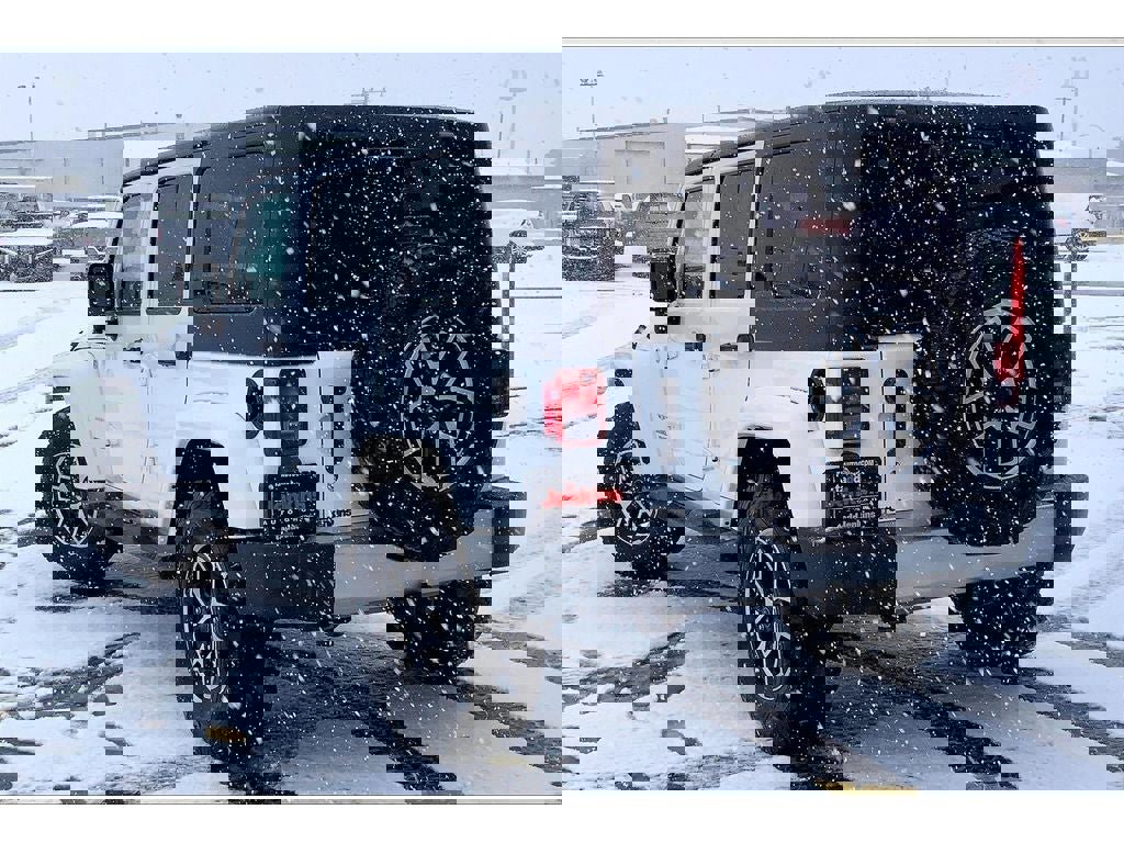 Used 2017 Jeep Wrangler Unlimited Sahara w/ LED Lighting Group image 11