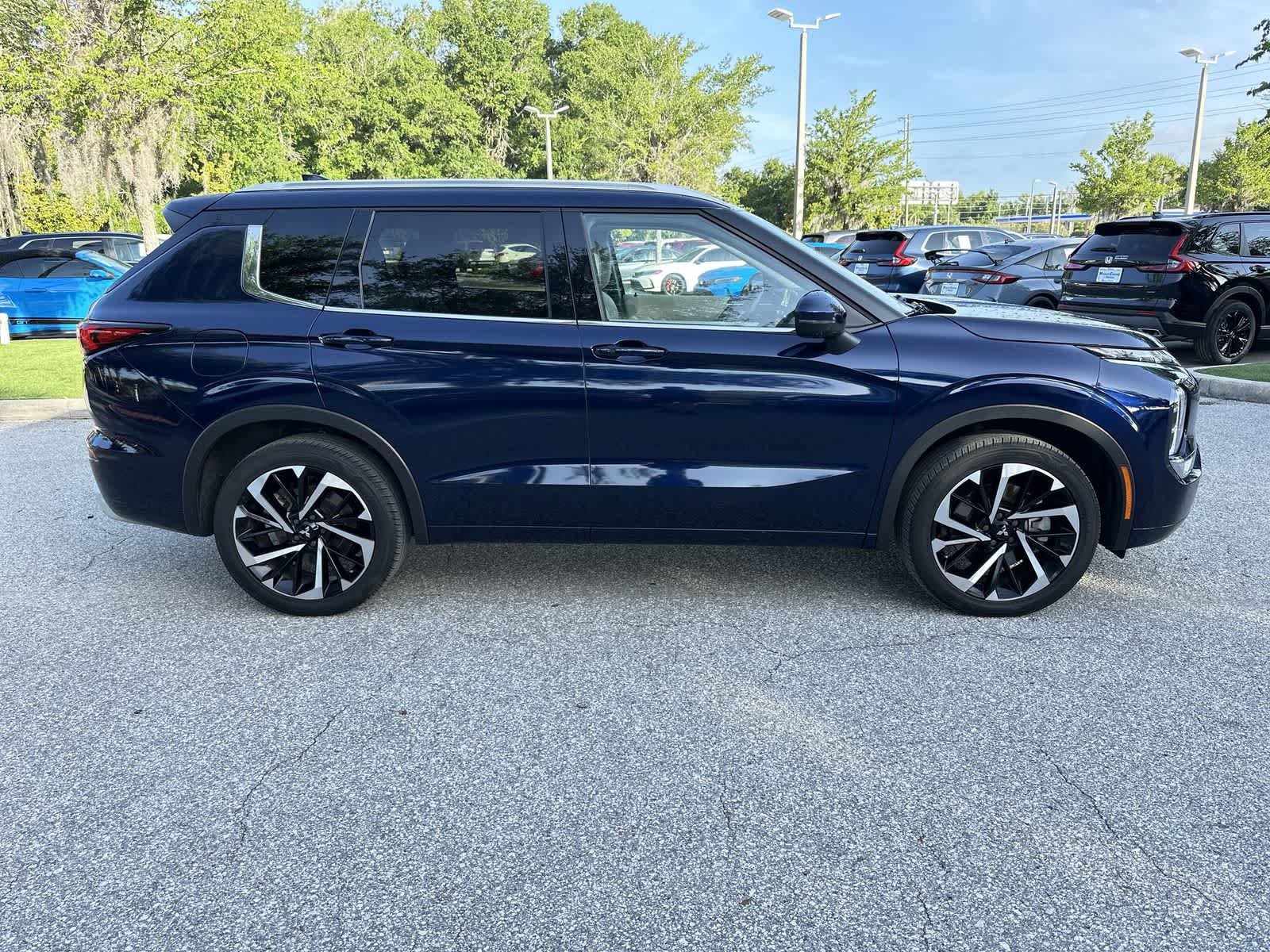 Used 2024 Mitsubishi Outlander SEL FWD image 7