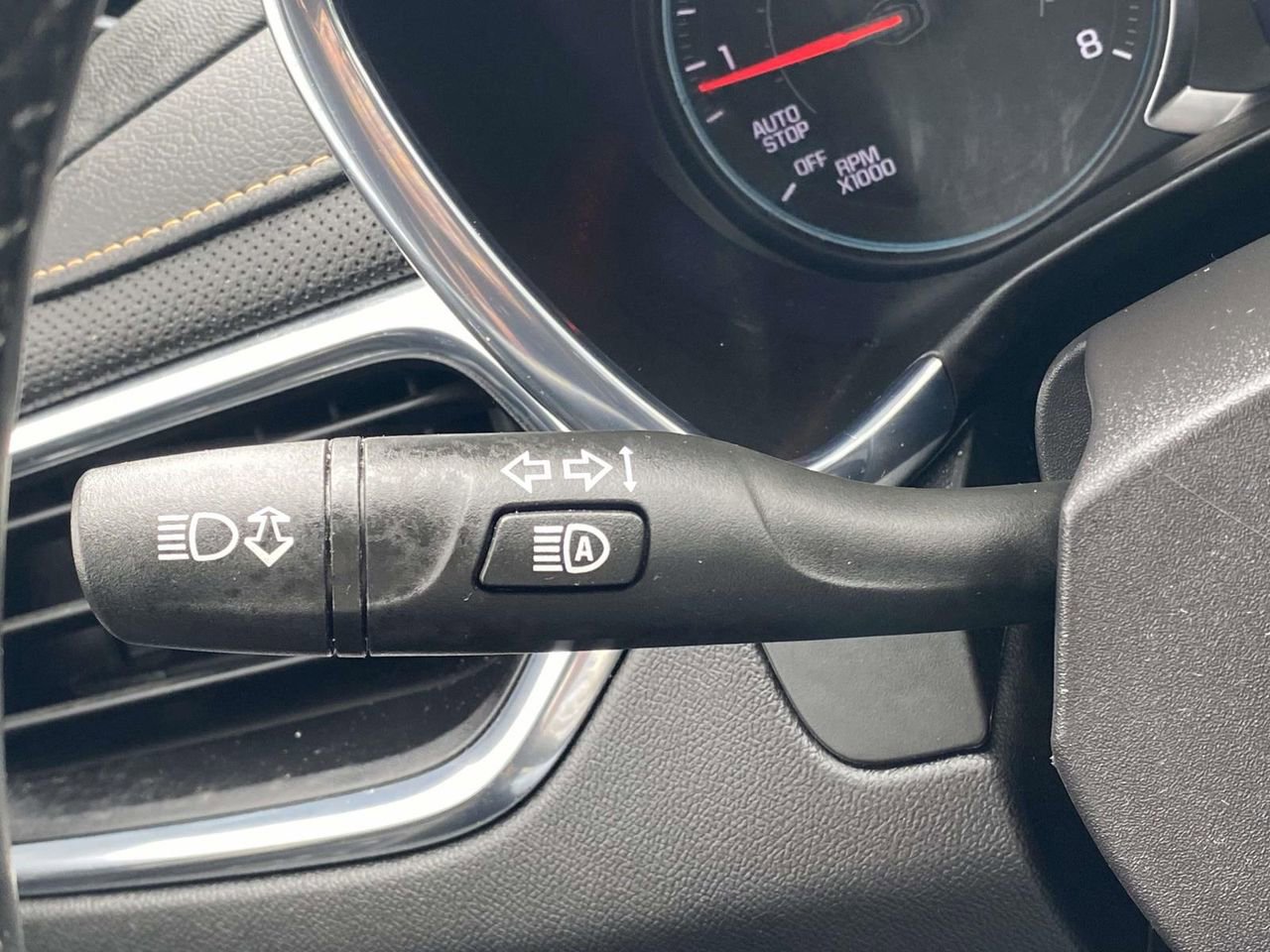 Used 2023 Chevrolet Equinox Premier FWD image 22
