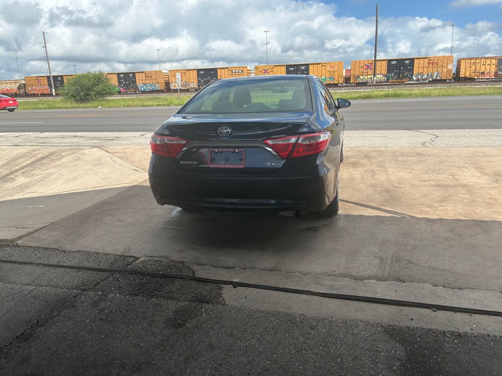 Used 2015 Toyota Camry LE FWD image 15