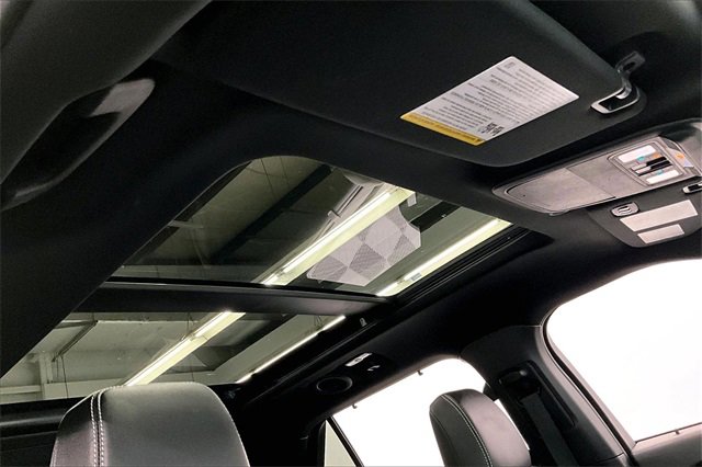 Used 2023 Ford Explorer ST w/ Technology Package image 17