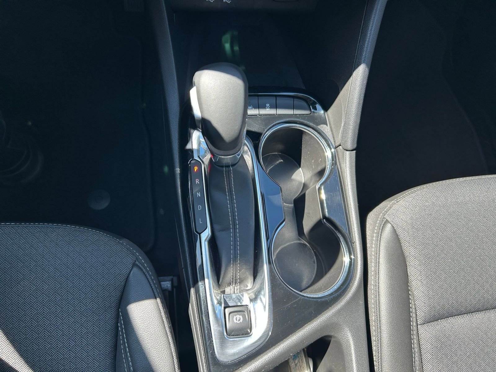 Used 2025 Buick Encore GX Preferred image 36