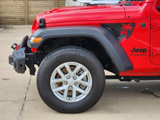 Used 2023 Jeep Wrangler Sport AWD/4WD image 16