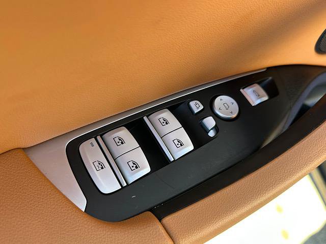 Used 2025 BMW X4 xDrive30i AWD/4WD image 13