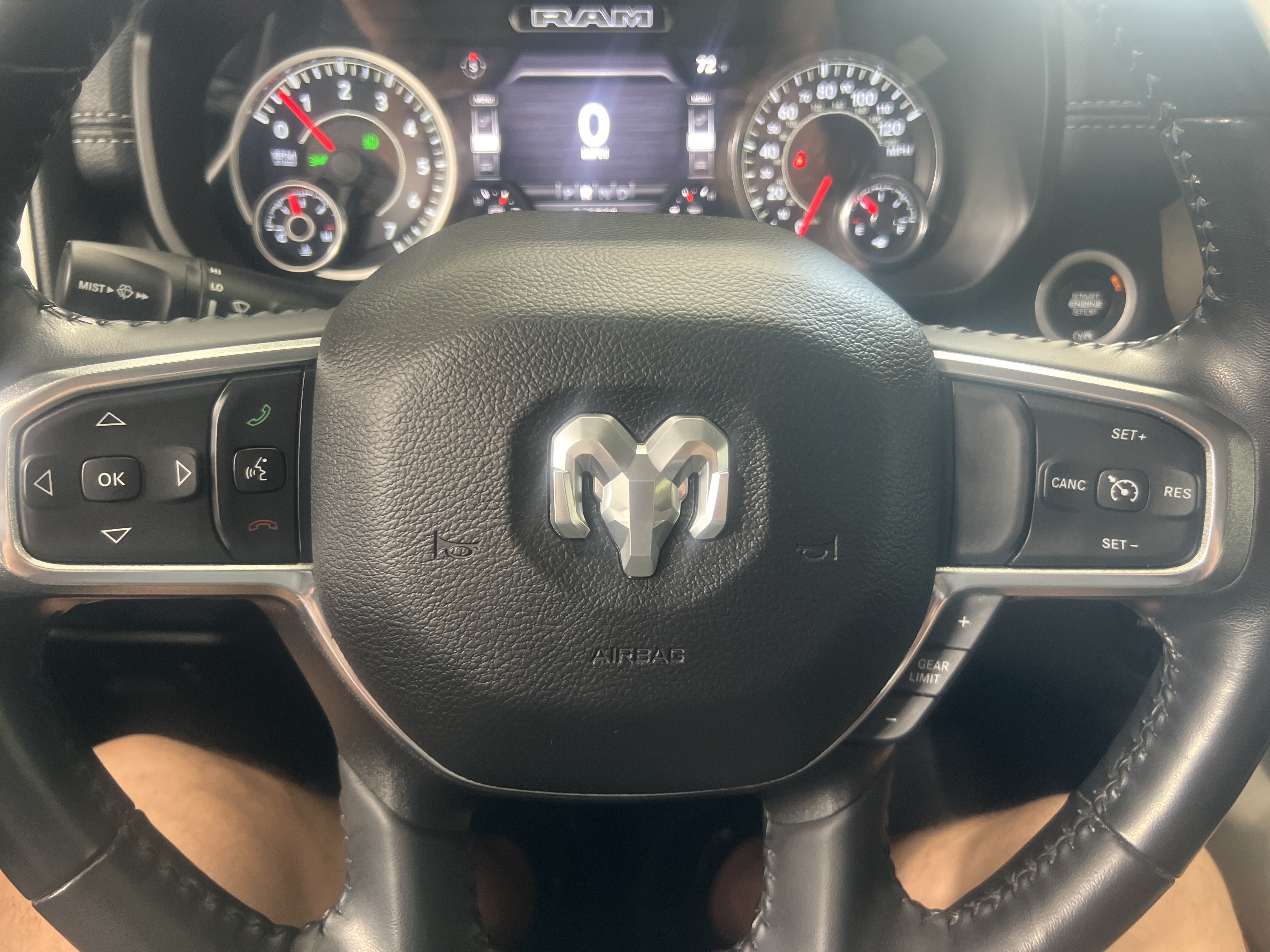 Used 2022 RAM 1500 Laramie AWD/4WD image 28