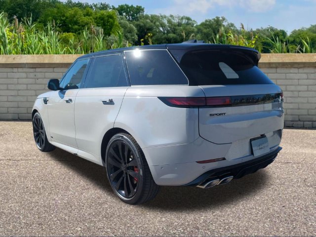 New 2027 Land Rover Range Rover Sport Dynamic SE AWD/4WD image 6