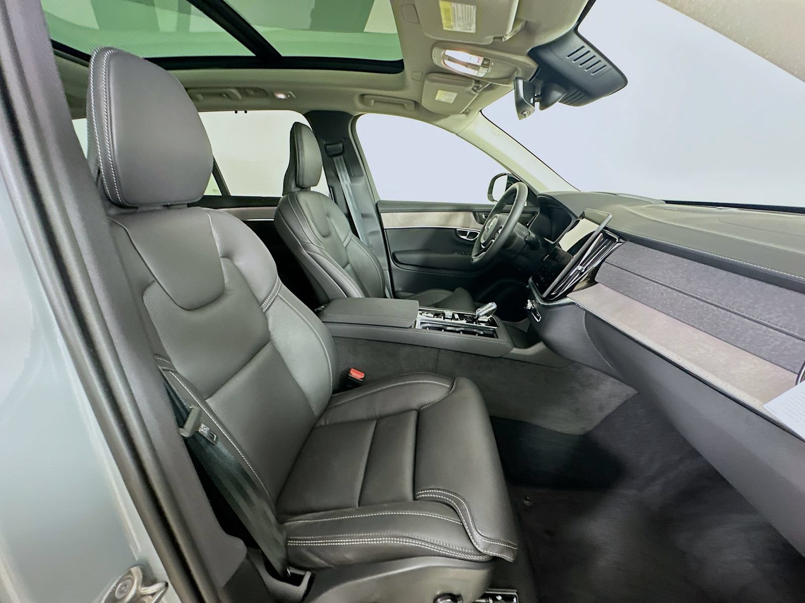 New 2026 Volvo XC90 B6 Ultra w/ Protection Package Premier AWD/4WD image 43