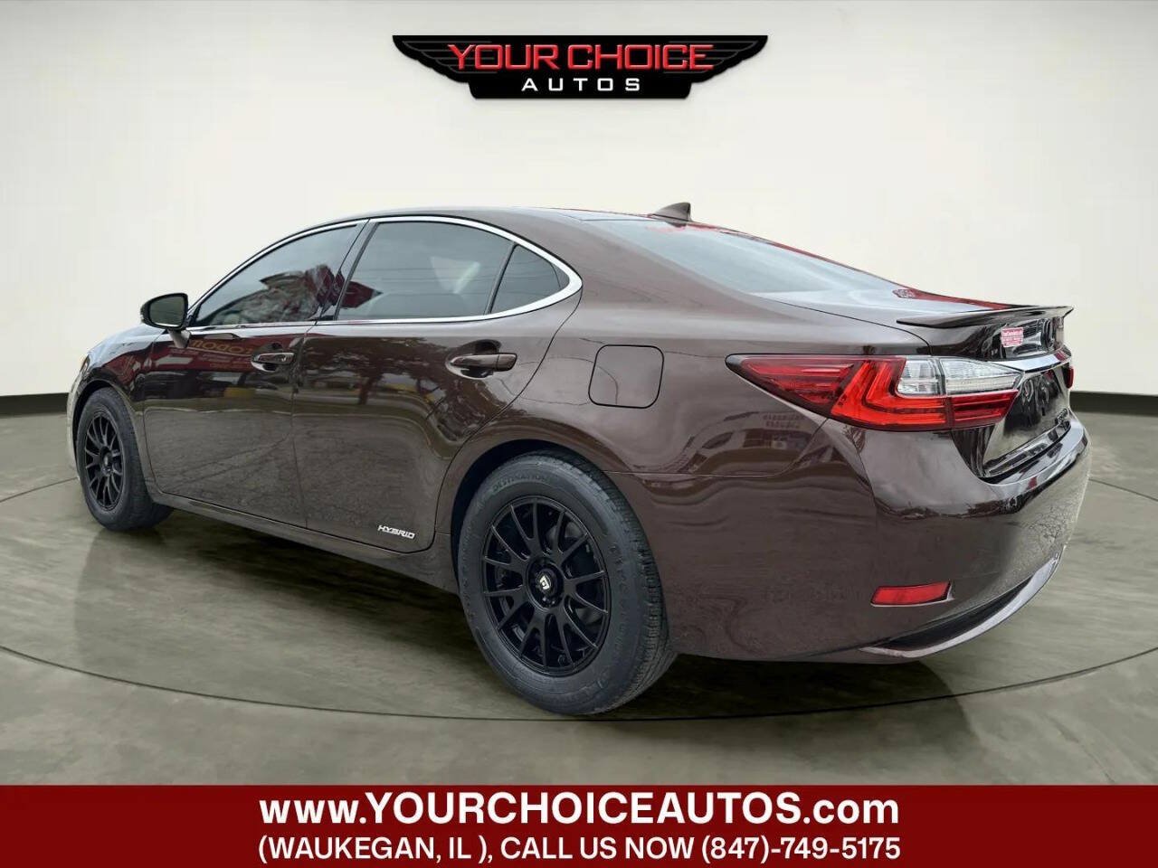 Used 2016 Lexus ES 300h w/ Luxury Package w/Wood Trim FWD image 3