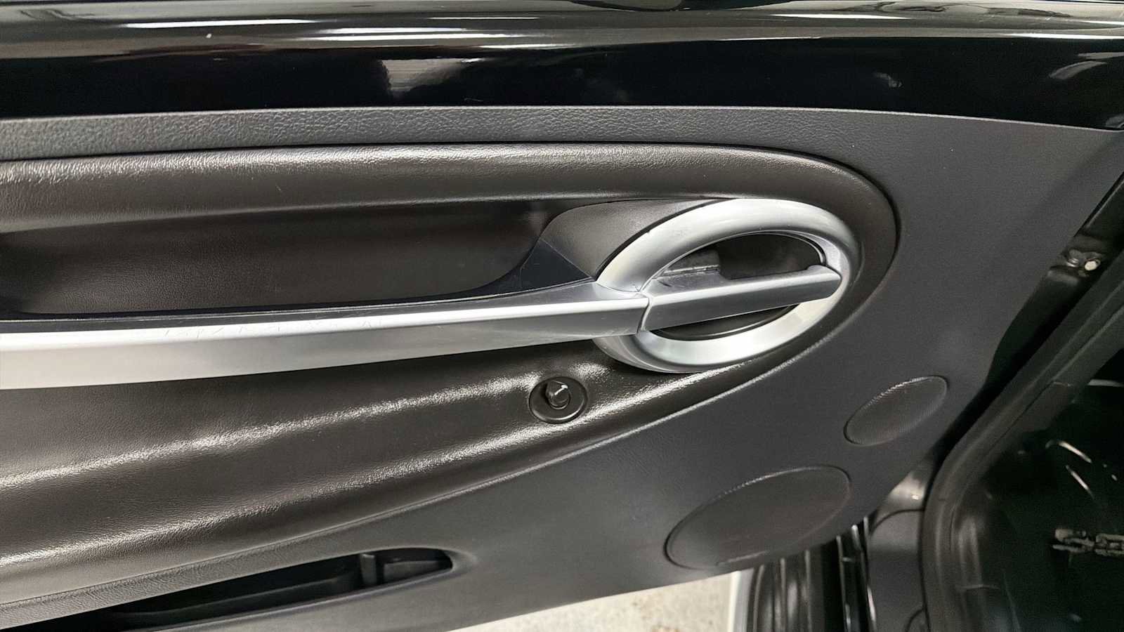 Used 2004 Chevrolet SSR w/ Preferred Equipment Group RWD image 15