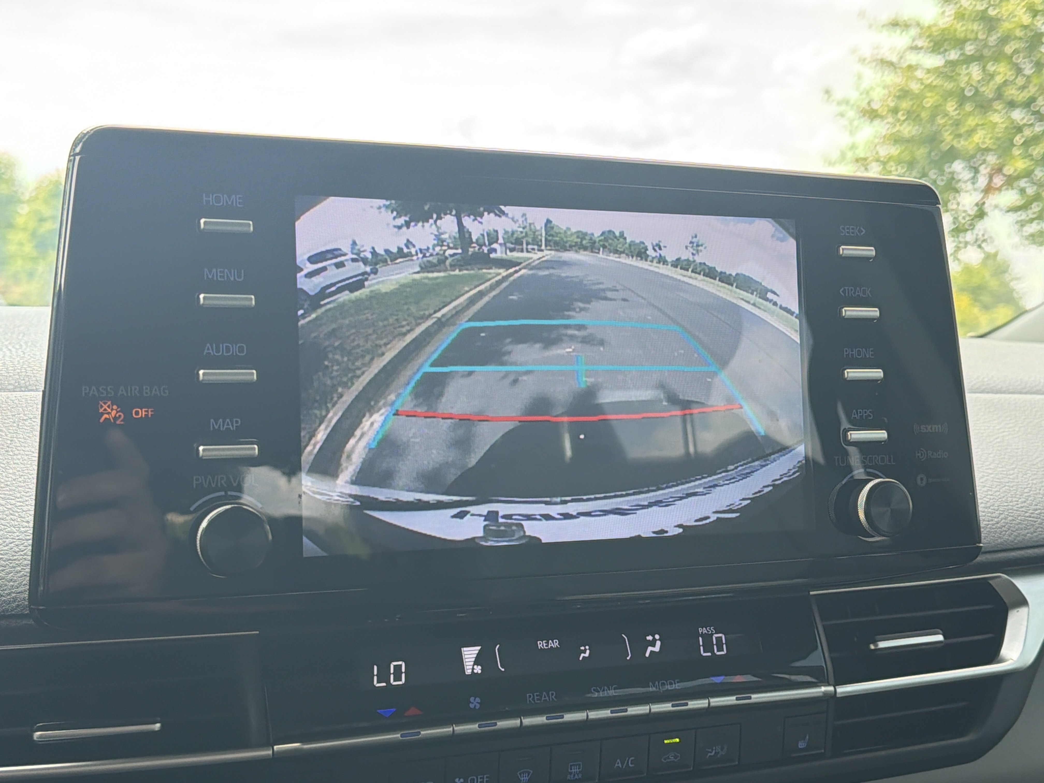 Used 2022 Toyota Sienna XLE FWD image 14