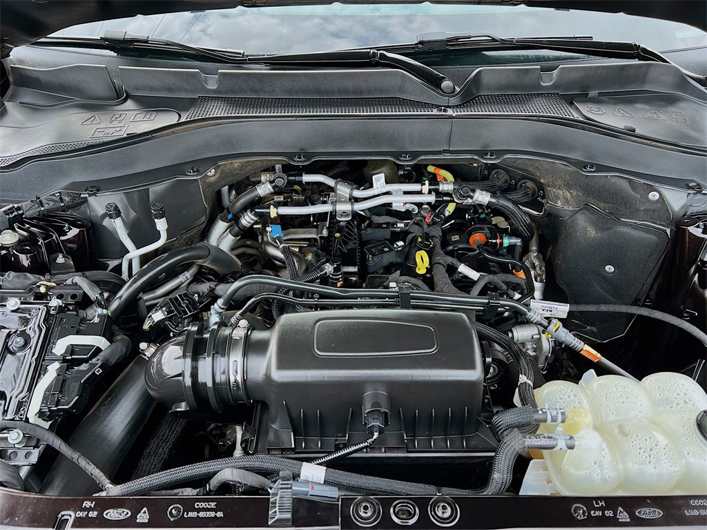 Used 2022 Ford Explorer XLT w/ Equipment Group 202A image 31