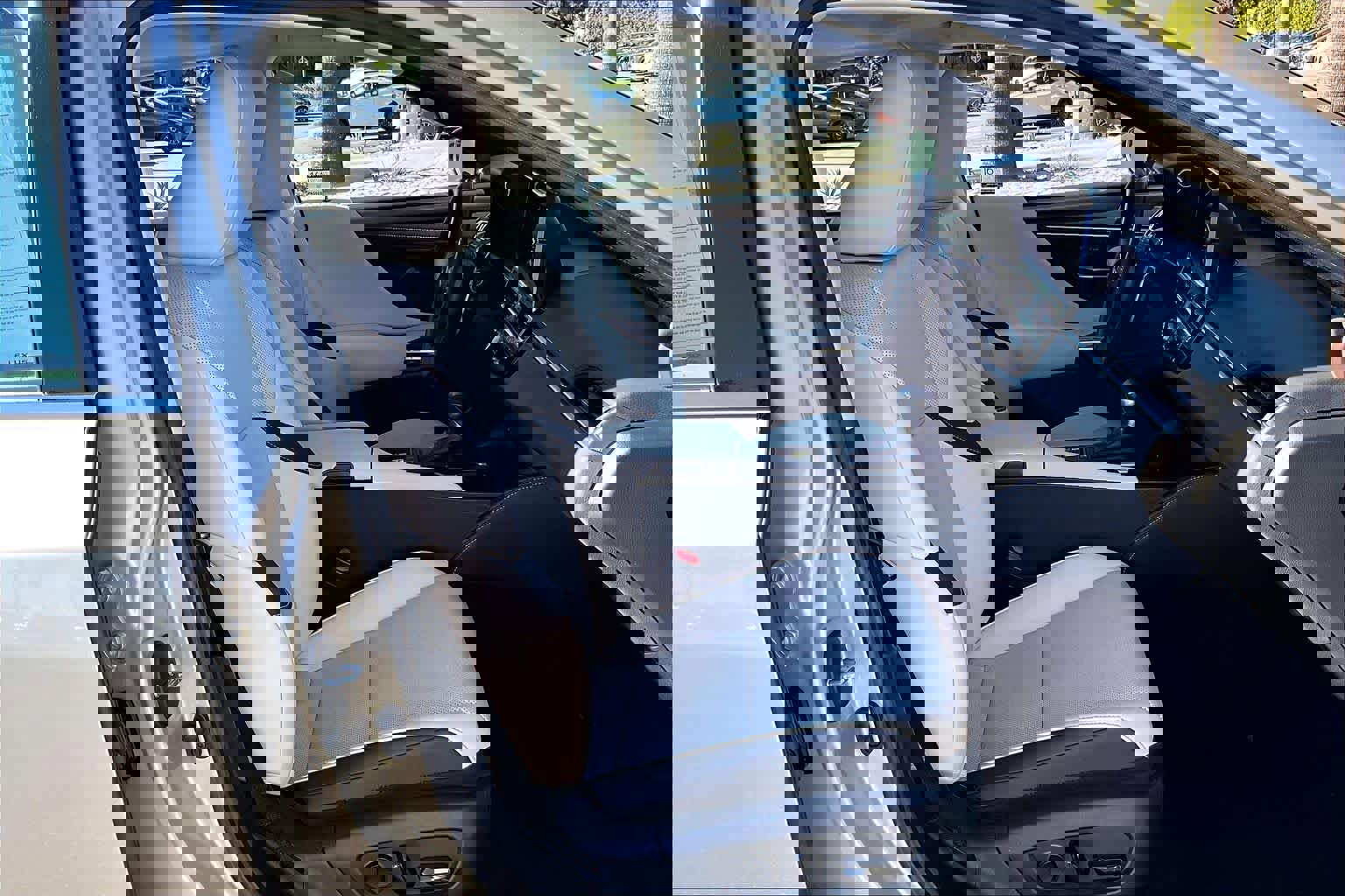 Used 2023 Lexus ES 300h w/ Premium Package image 8