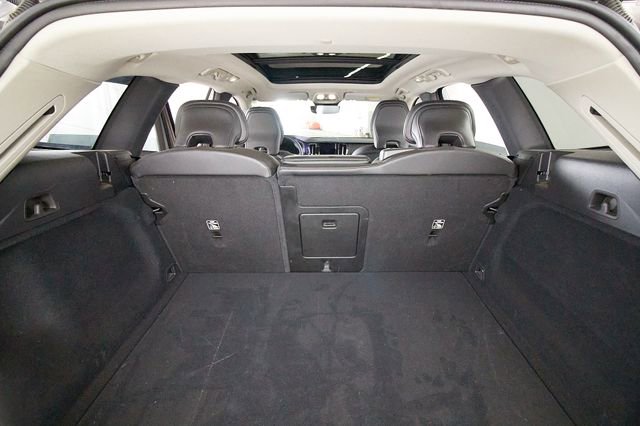 Certified 2025 Volvo XC60 B5 Core image 27