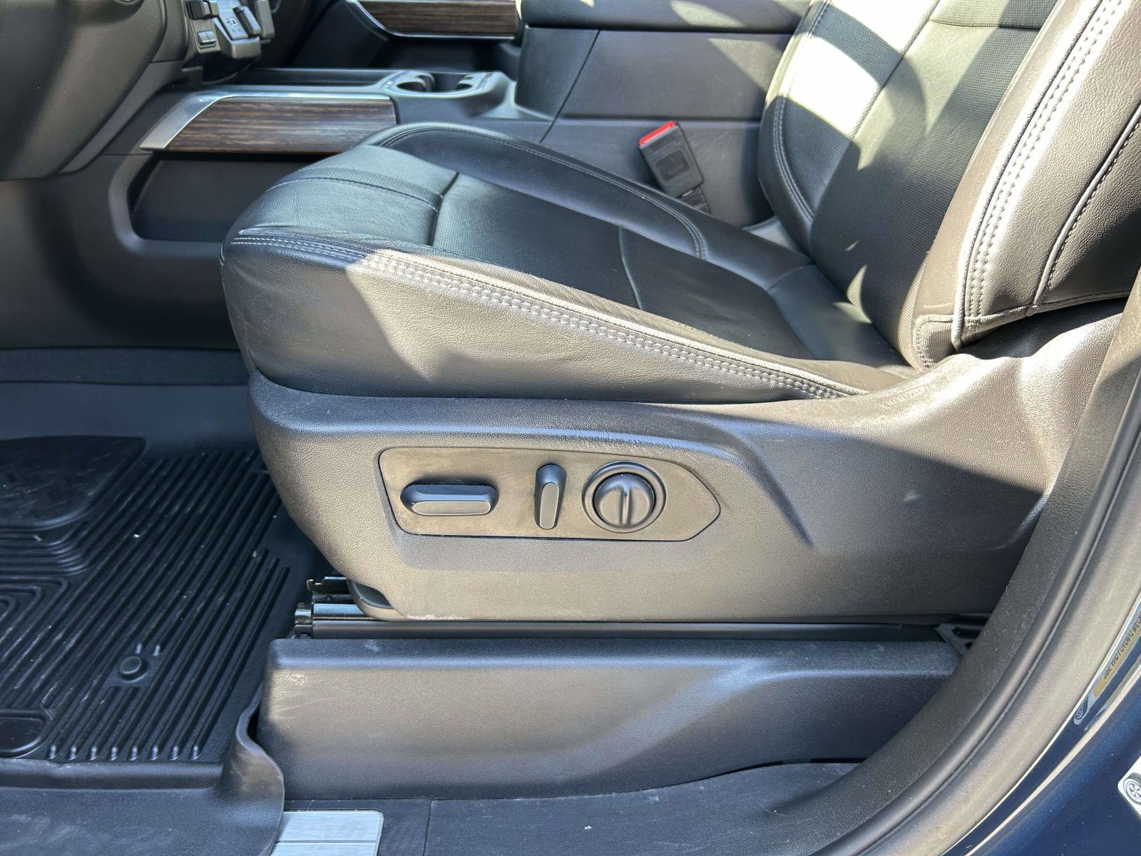 Used 2023 Chevrolet Silverado 3500 High Country w/ Safety Package II image 18