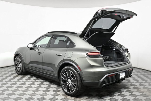 Certified 2025 Porsche Macan Electric image 29