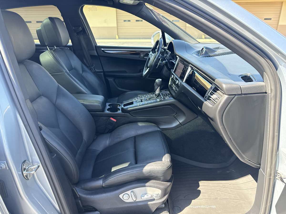 Used 2021 Porsche Macan AWD/4WD image 22