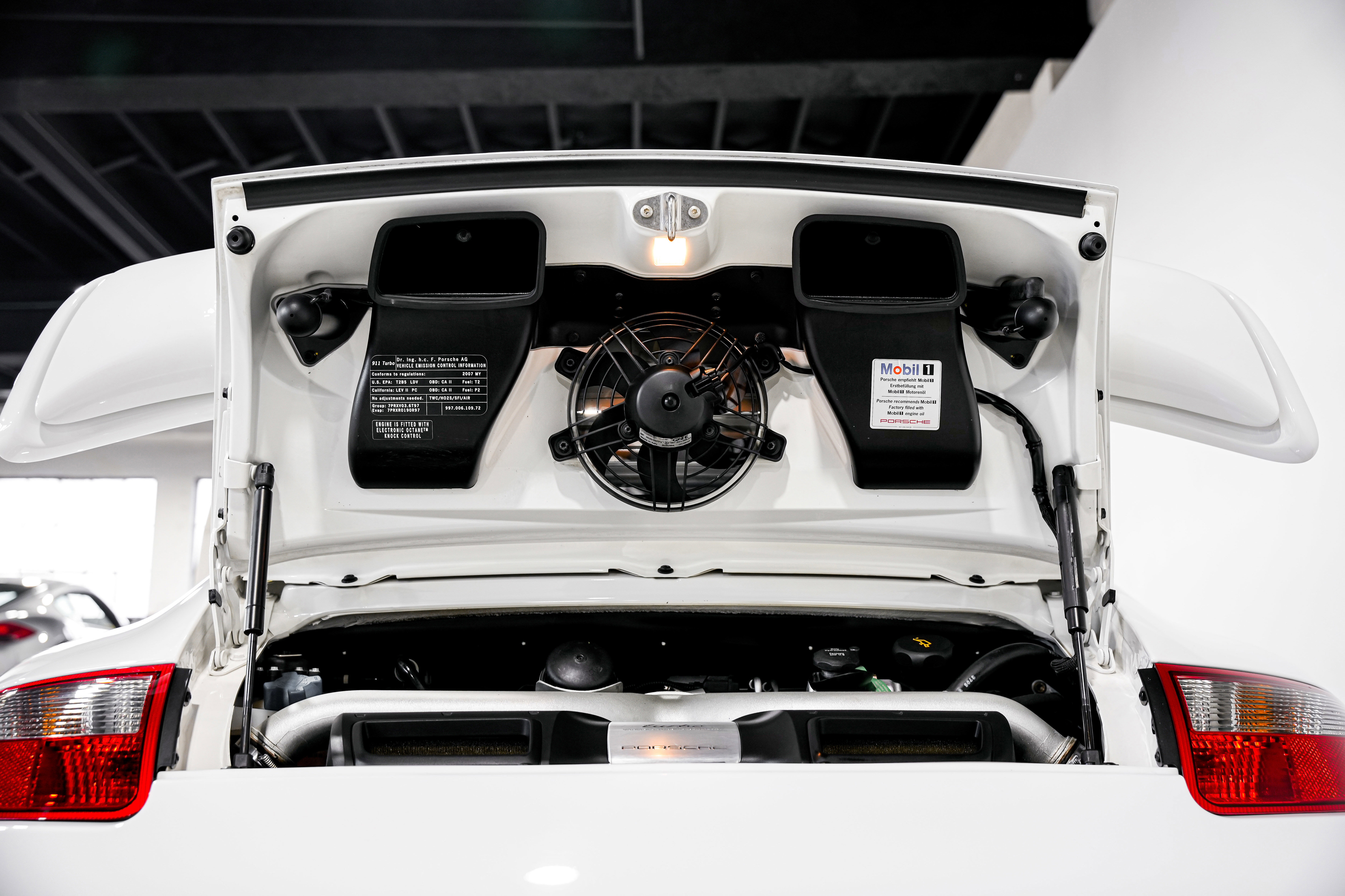 Used 2007 Porsche 911 Turbo image 43