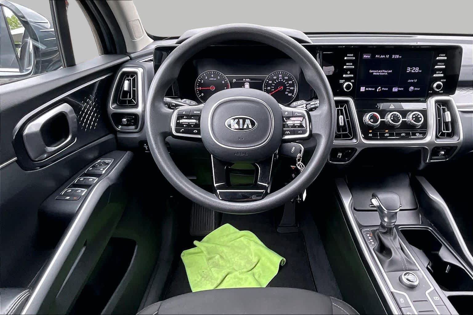 Used 2021 Kia Sorento LX FWD image 6