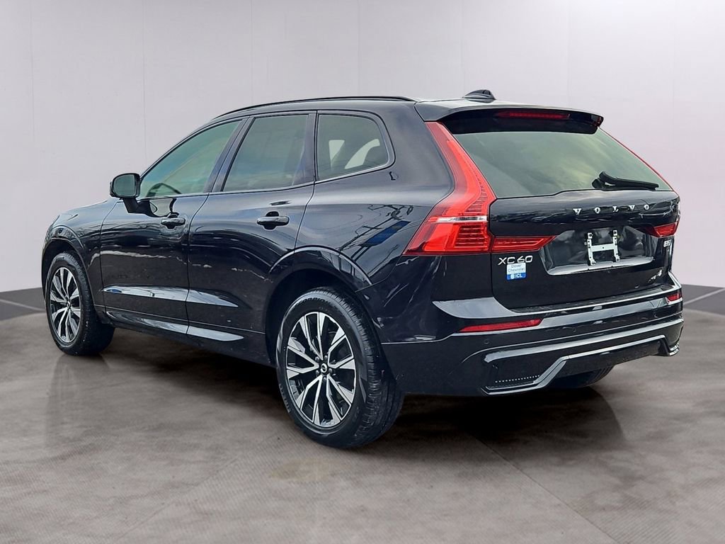 Used 2025 Volvo XC60 B5 Core image 6
