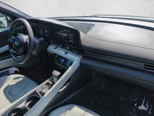 Certified 2025 Hyundai Elantra Limited FWD image 27