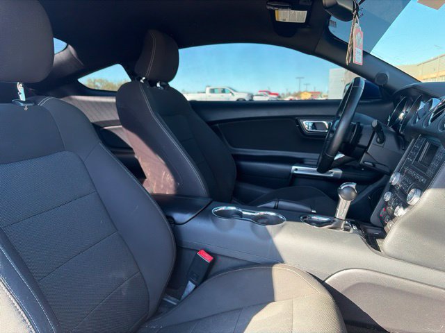 Used 2015 Ford Mustang Coupe RWD image 6