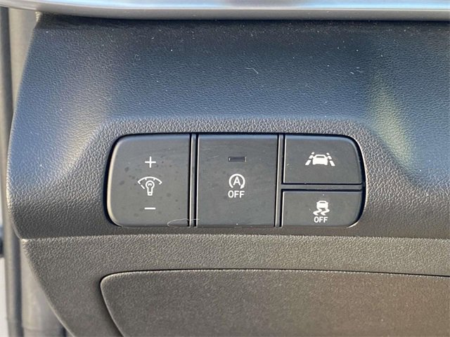 Used 2023 Hyundai Elantra SE image 16