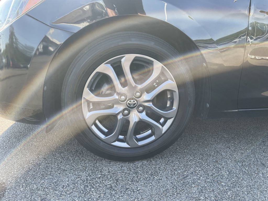 Used 2019 Toyota Yaris LE FWD image 9